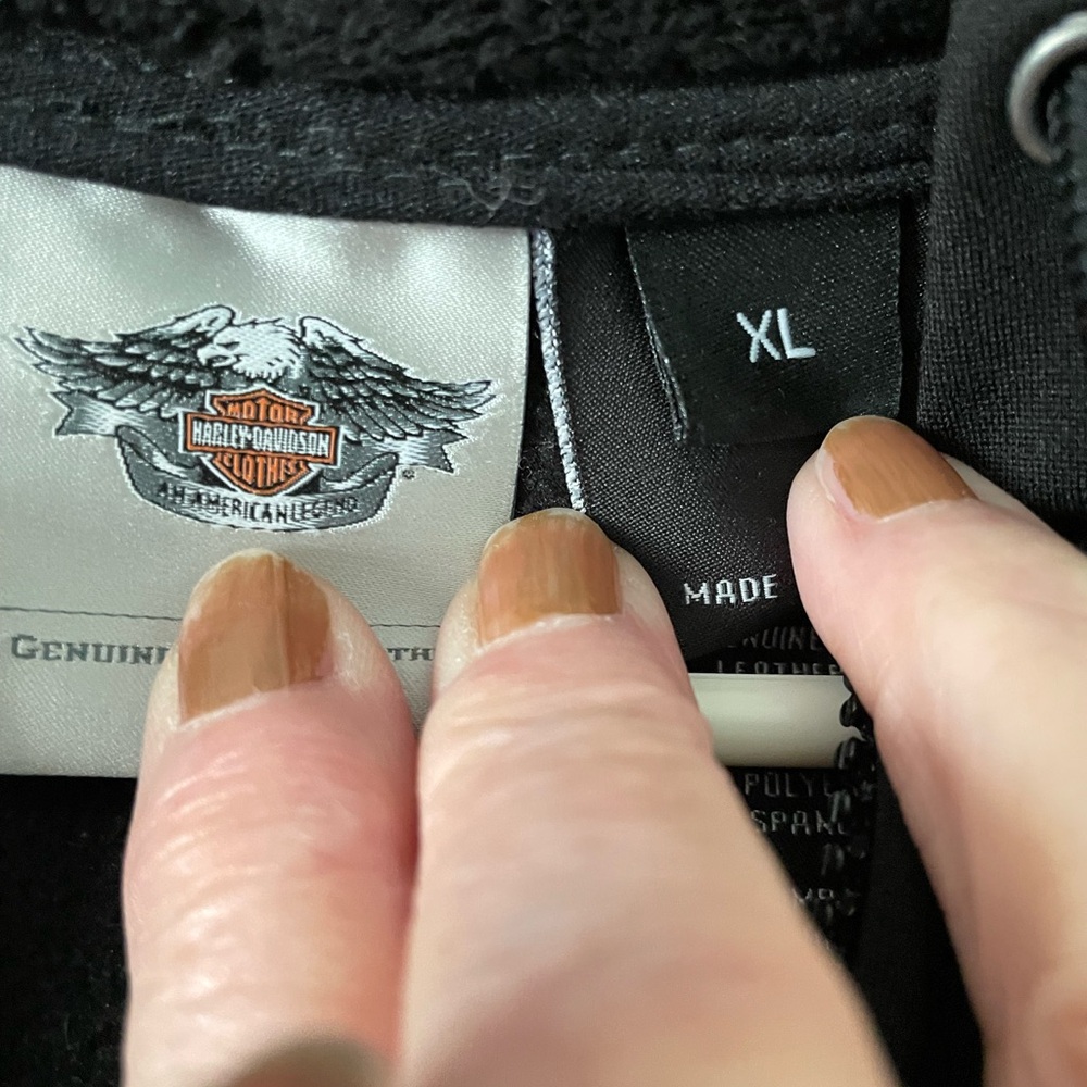 Harley-Davidson Ladies Leather Jacket W/ Red & Gray Design. Sweatshirt included - Picture 15 of 16